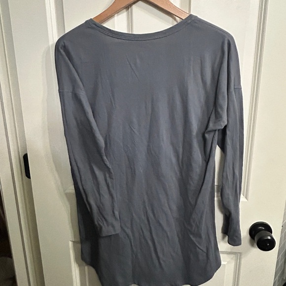 EUC Victoria’s Secret size S grey LOVE pajama shirt/tunic. Comfy. Oversized - Picture 4 of 5